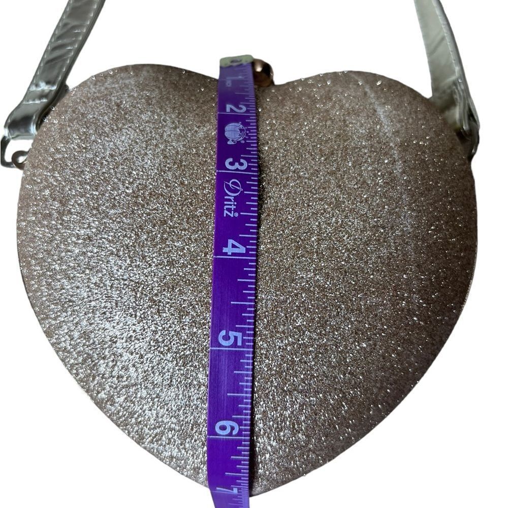 American Girl Gold Glitter Heart Shaped Purse - Picture 12 of 16